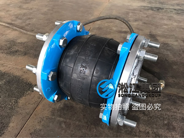 新型橡胶接头生产出来后的第一件事就是压力检测 新型橡胶接头生产出来后的第一件事就是压力检测